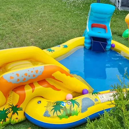 Dom wakacyjny Gorgeous In With Sauna